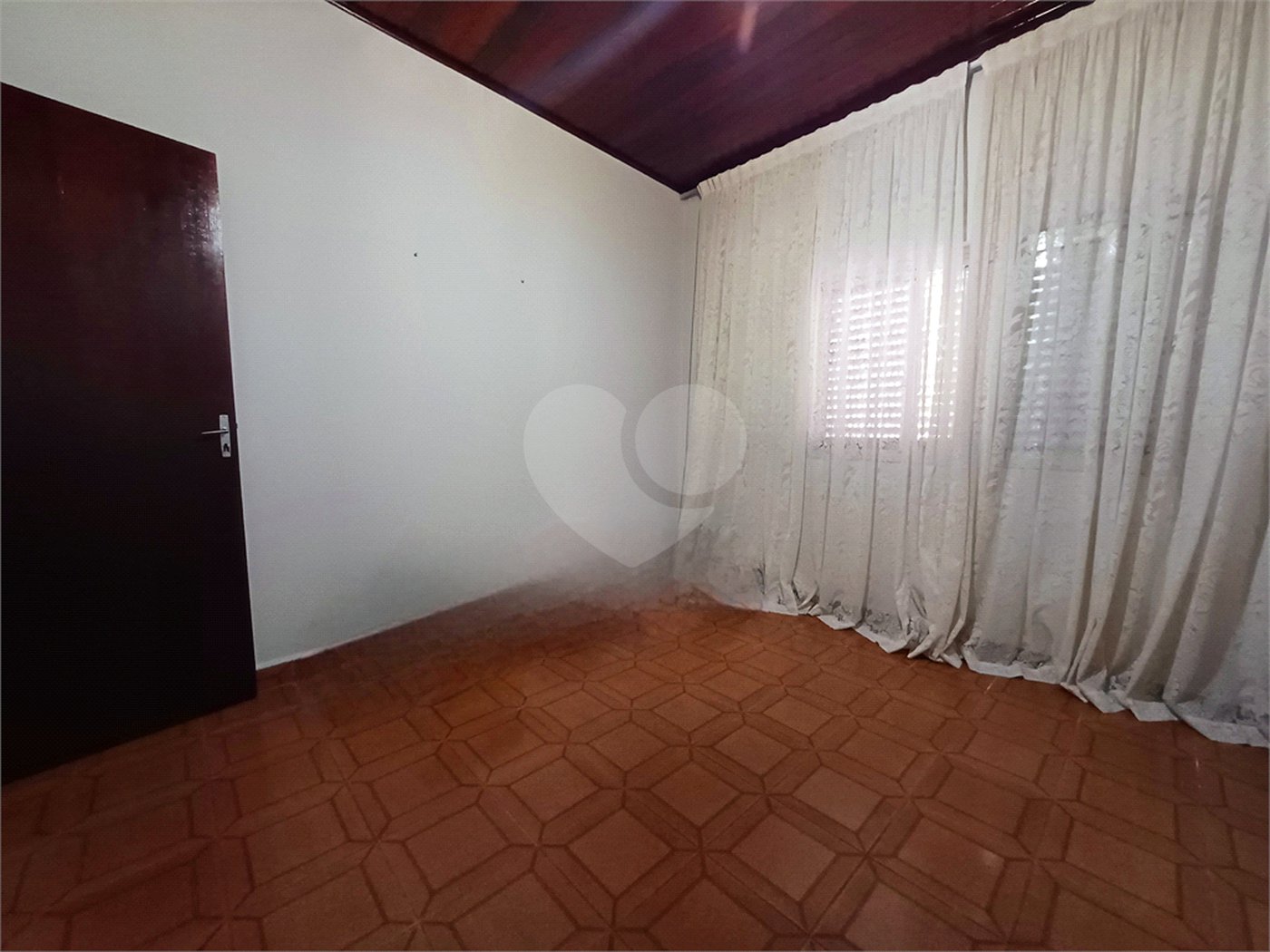 Casa à venda com 4 quartos, sendo 1 suíte, em Vila Paulicéia, São Paulo, SP