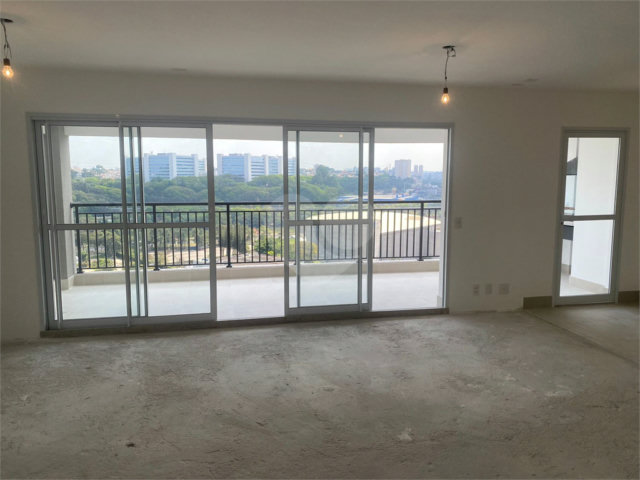 Apartamento à venda com 2 suítes em Santo Amaro, São Paulo, SP