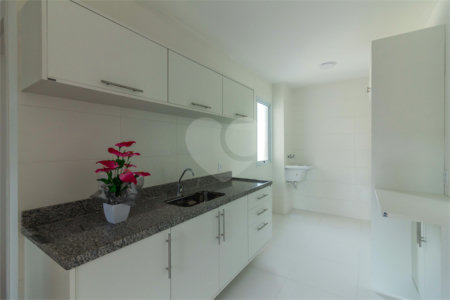 Casa à venda com 2 quartos no condomínio Severa, São Paulo - SP