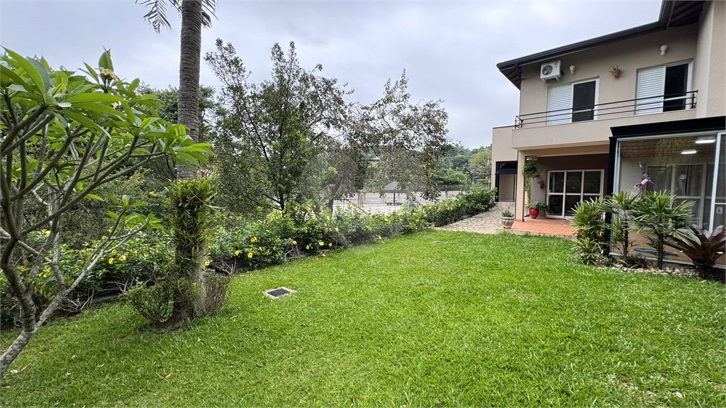 Casa à venda com 3 suítes no condomínio Residencial Delle Stelle, Louveira - SP