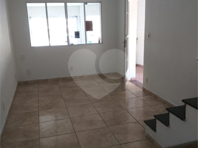 Sobrado à venda com 3 quartos, sendo 1 suíte,  em Vila Mazzei, São Paulo, SP