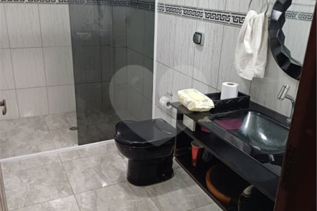 Sobrado à venda com 3 quartos em Calmon Viana, Poá, SP