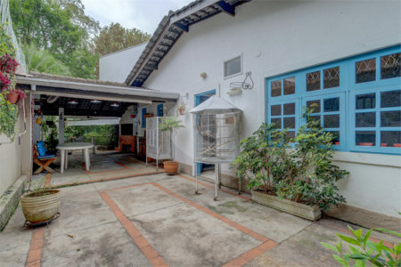 Casa à venda ou para alugar com 4 quartos, sendo 2 suítes, em Ibirapuera, São Paulo, SP