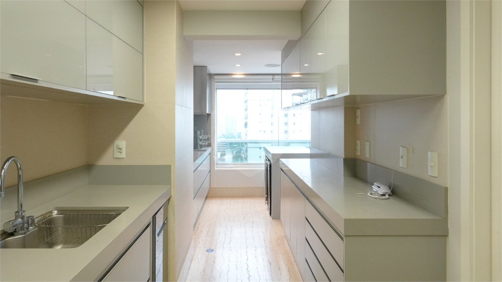 Apartamento à venda com 3 suítes em Brooklin, São Paulo, SP