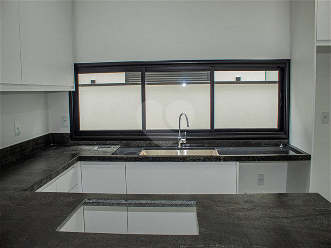 Casa à venda com 3 suítes no condomínio Residencial Central Parque, Salto - SP