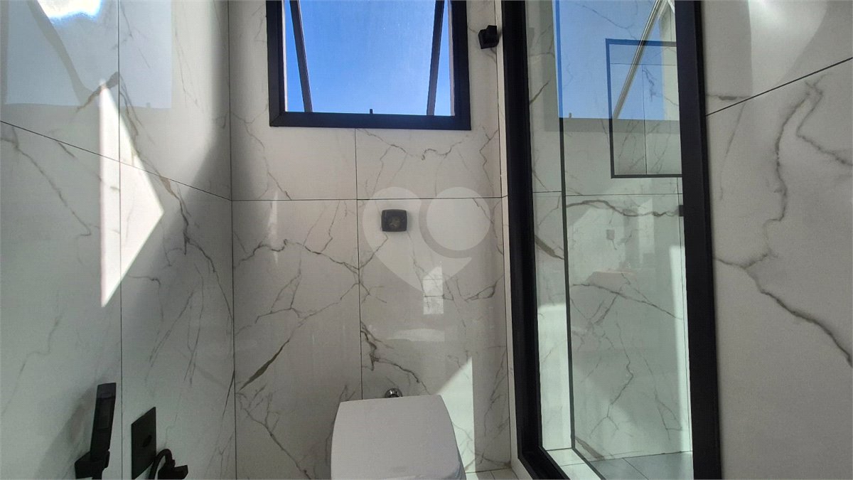 Casa à venda com 5 quartos, sendo 3 suítes, no condomínio Residencial Vale do Lago, Sorocaba - SP