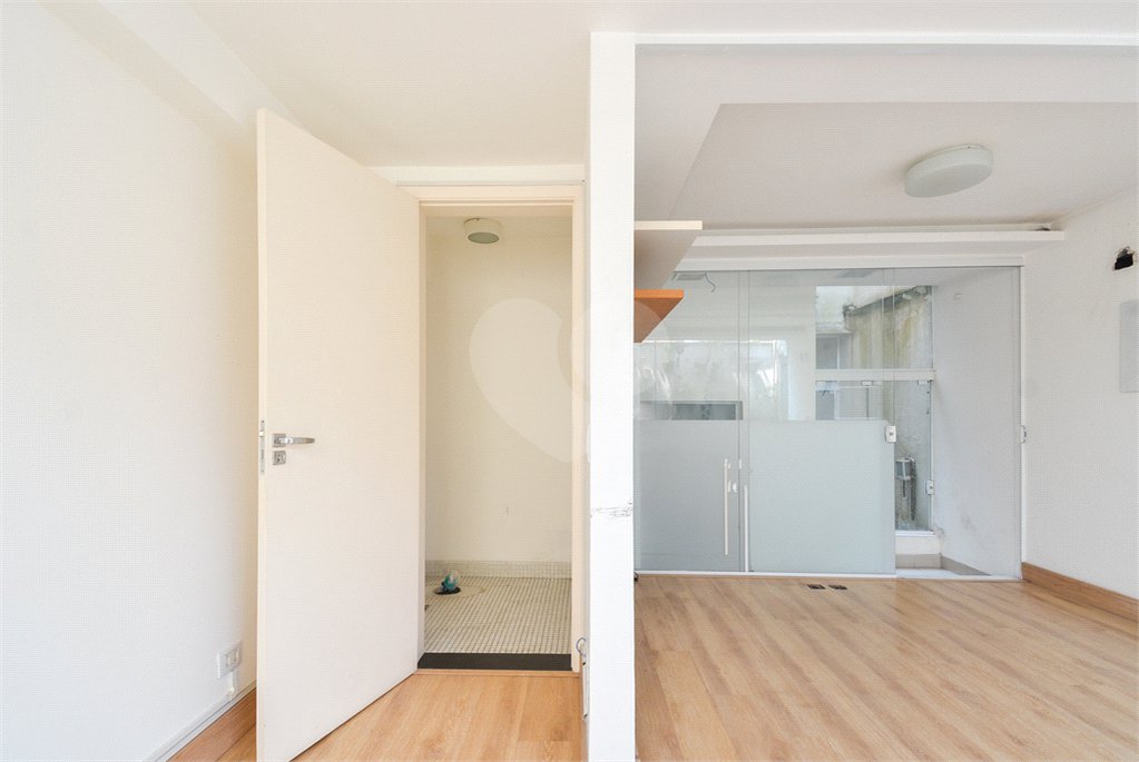 Sobrado à venda ou para alugar com 4 quartos em Vila Clementino, São Paulo, SP