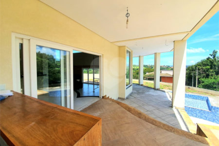 Casa à venda com 5 quartos, sendo 3 suítes, no condomínio Serra da Estrela, Atibaia - SP