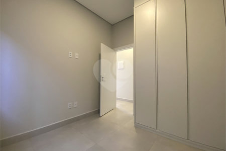 Casa à venda com 3 quartos, sendo 1 suíte, no condomínio Reserva Central Parque, Salto - SP