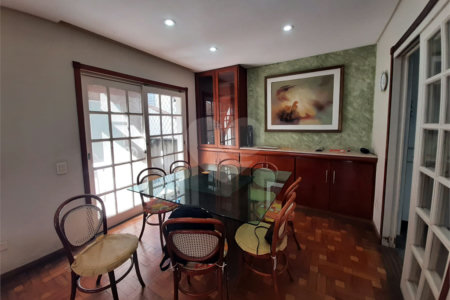 Casa à venda ou para alugar com 3 quartos, sendo 2 suítes, no condomínio Chácara das Rosas, São Paulo - SP