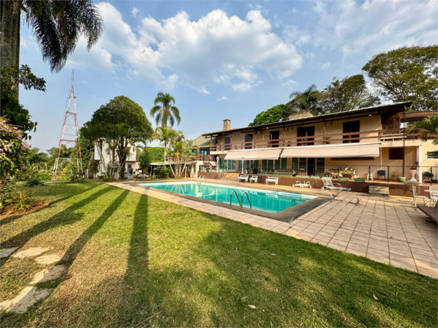Casa à venda com 7 quartos, sendo 4 suítes,  no condomínio Campos de Mairiporã Gleba 1, Mairiporã - SP