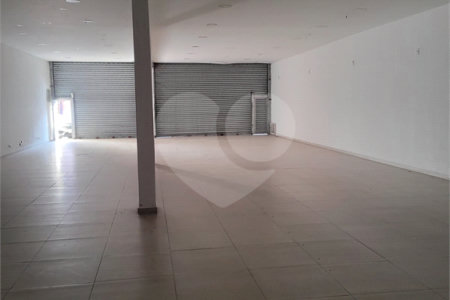 Salão para alugar em Vila Romanópolis, Ferraz de Vasconcelos, SP