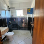 CASA EM CONDOMÍNIO FECHADO COM 220M² Área Construída e 1500m² de Area Total com 4 Suítes. Cond Village de Atibaia - Atibaia -Sp