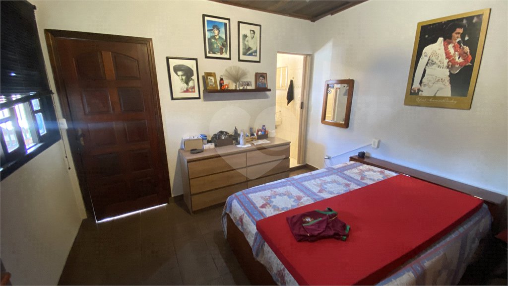 Casa Térrea à venda com 4 quartos, sendo 1 suíte, em Campo Grande, São Paulo, SP
