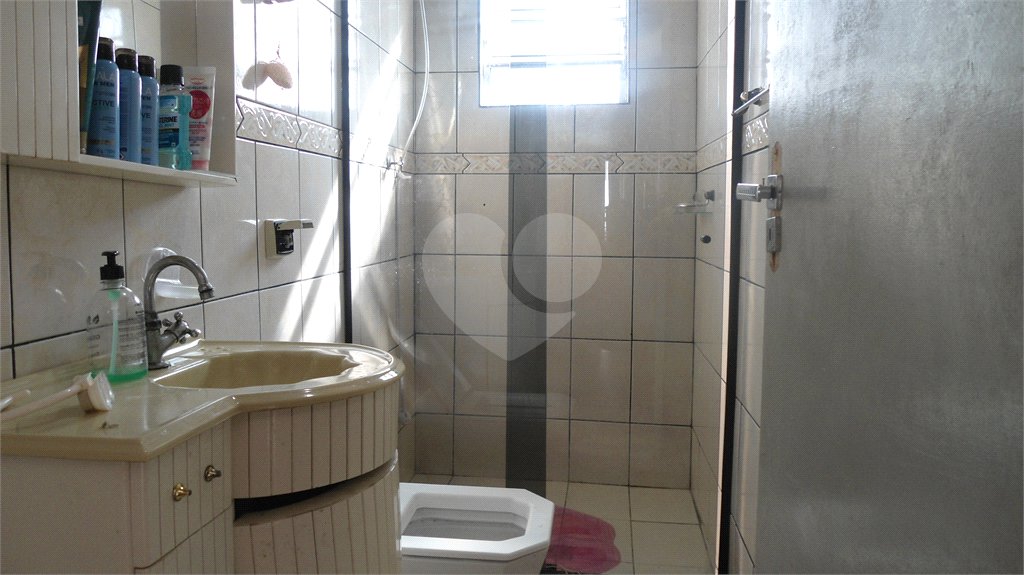 Sobrado à venda com 5 quartos, sendo 2 suítes,  em Vila Cidinha, Mogi das Cruzes, SP