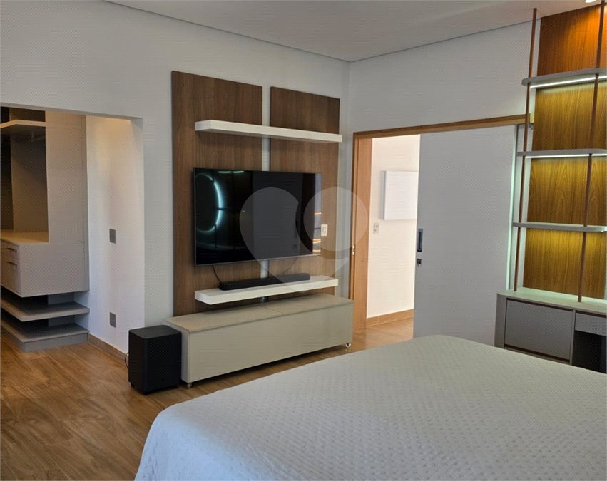 Casa à venda com 6 quartos, sendo 3 suítes, no condomínio Ibiti Royal Park, Sorocaba - SP