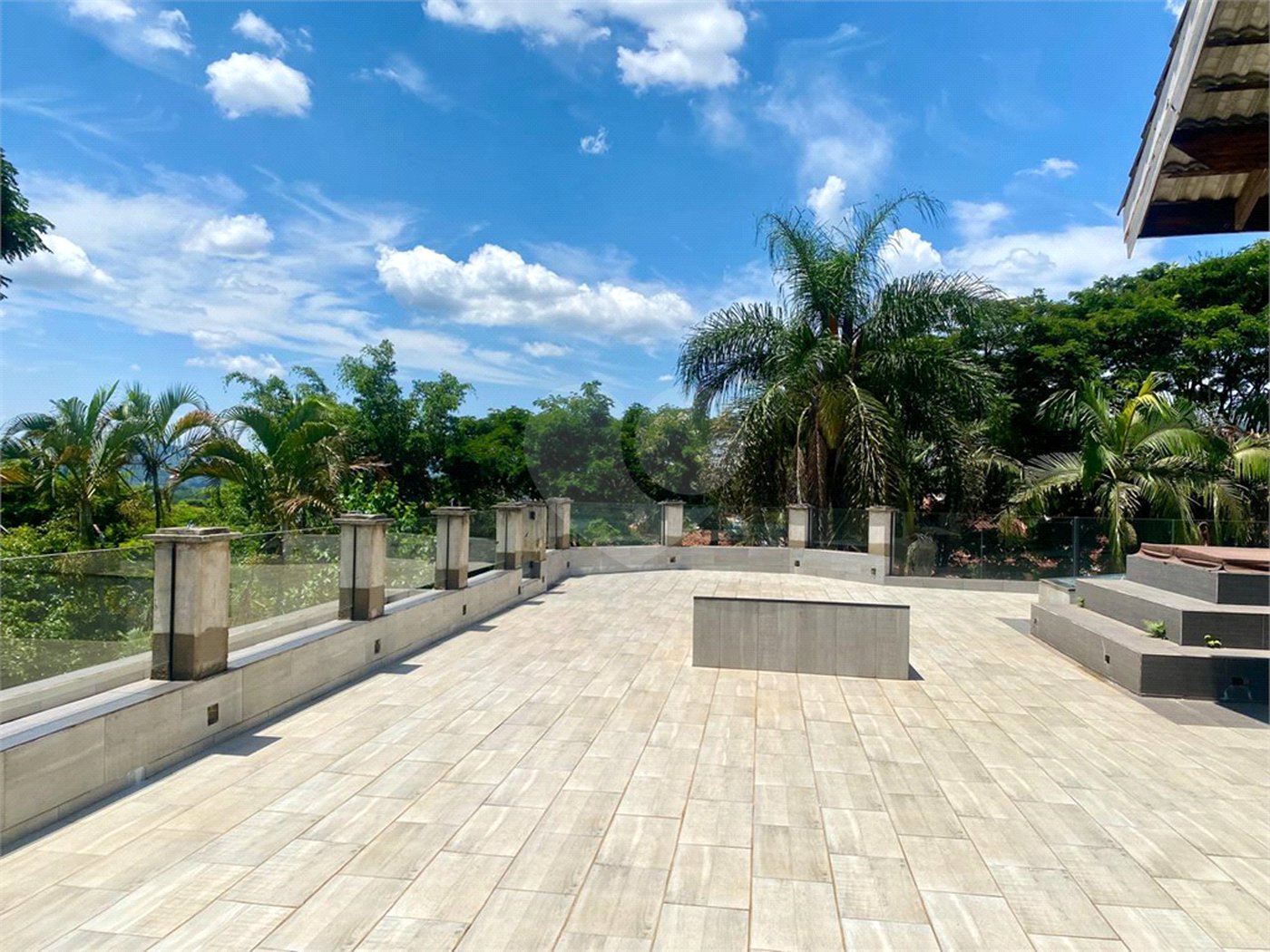 Casa para alugar com 5 quartos, sendo 3 suítes,  em Samambaia Parque Residencial, Atibaia, SP