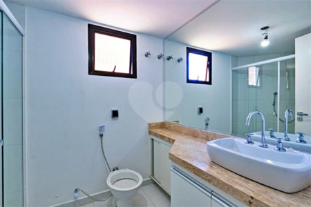 Apartamento à venda com 3 suítes em Campo Belo, São Paulo, SP