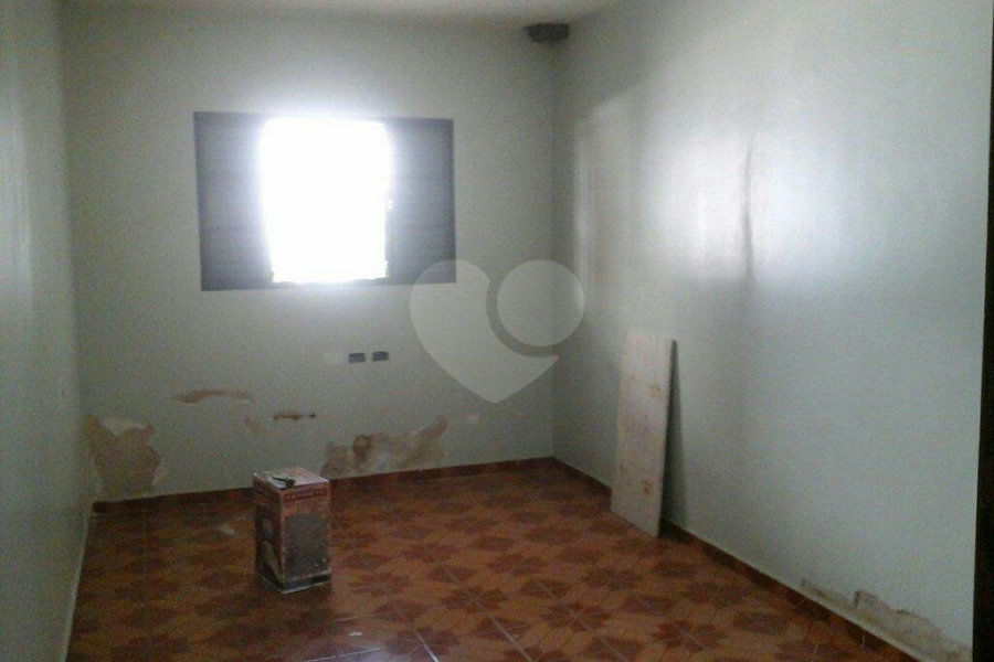 Casa de Vila à venda com 4 quartos, sendo 1 suíte, no condomínio Travessa Isadora,4, São Paulo - SP