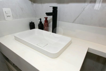 Apartamento à venda com 2 quartos, sendo 1 suíte, em Chácara Seis de Outubro, São Paulo, SP