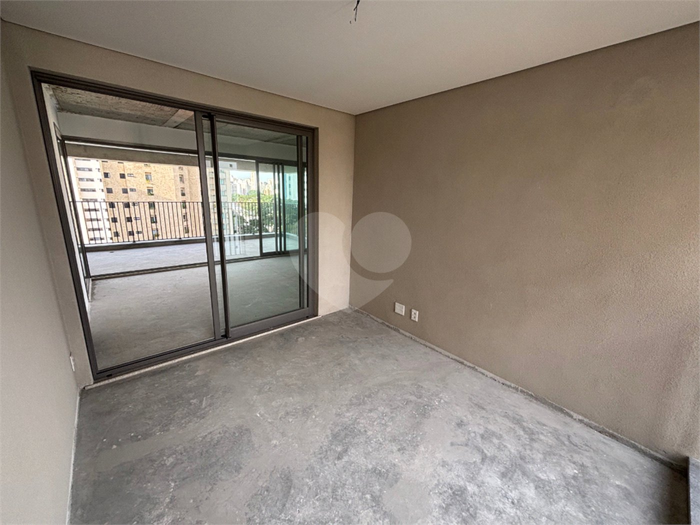 Apartamento à venda com 3 suítes em Moema, São Paulo, SP