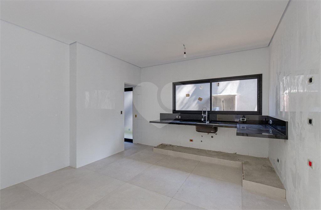 Casa à venda com 4 suítes no condomínio Reserva Robélia, São Paulo - SP