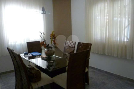 Casa à venda com 3 quartos, sendo 1 suíte, no condomínio Vivenda das Vinhas, Vinhedo - SP