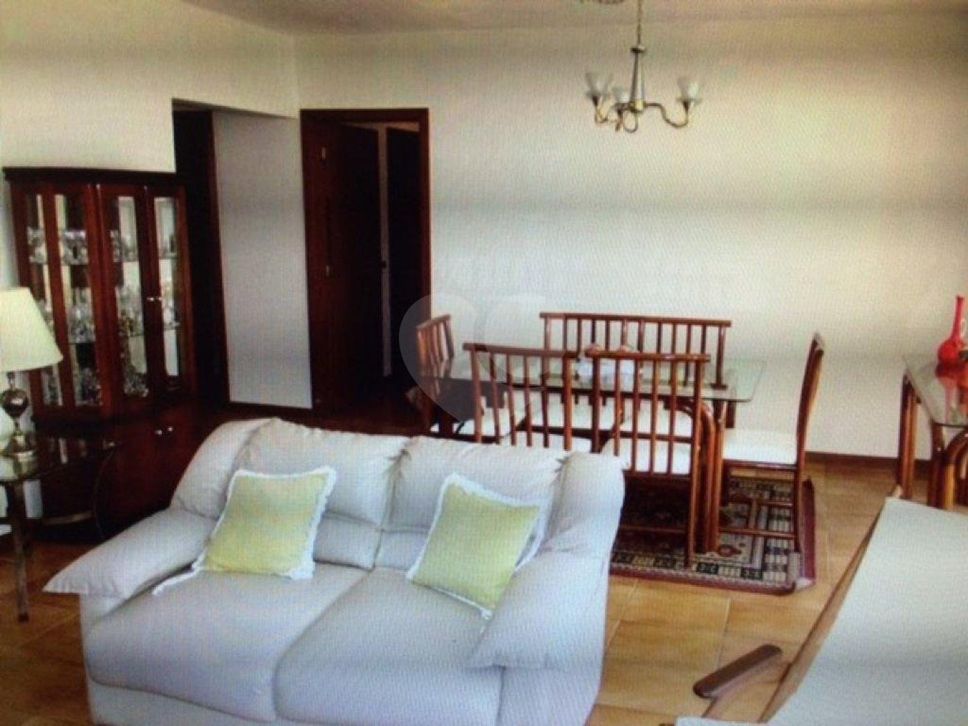 Apartamento à venda com 4 quartos, sendo 1 suíte, em Pitangueiras, Guarujá, SP