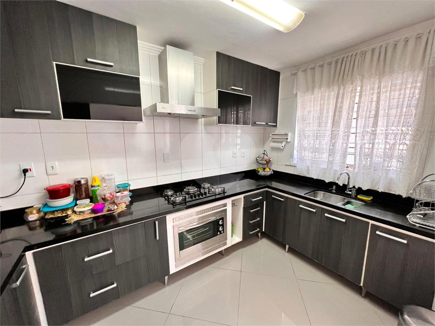 Casa à venda com 3 quartos, sendo 1 suíte, em Jardim Oriental, São Paulo, SP