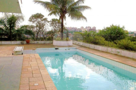 Sobrado à venda com 4 quartos, sendo 2 suítes, em Jardim Leonor, São Paulo, SP