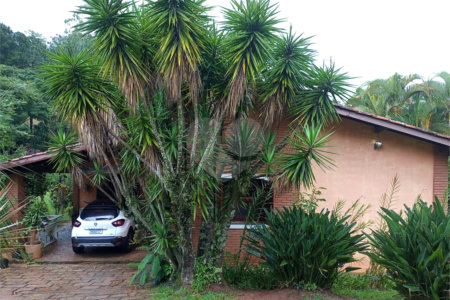 Casa à venda com 3 quartos, sendo 1 suíte, no condomínio Vale da Santa Fé, Vinhedo - SP
