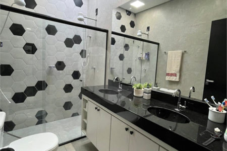 Casa à venda com 3 quartos, sendo 1 suíte, no condomínio Vila Paraty, Indaiatuba - SP
