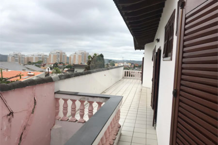 Casa à venda com 2 quartos, sendo 3 suítes, em Vila Oliveira, Mogi das Cruzes, SP