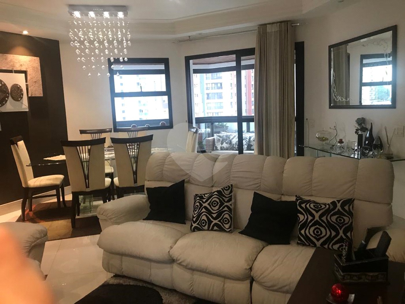 Apartamento à venda com 3 suítes em Vila Regente Feijó, São Paulo, SP