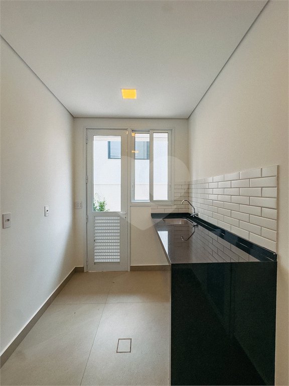 Casa à venda com 4 suítes no condomínio Villa dos Pinheiros, Indaiatuba - SP