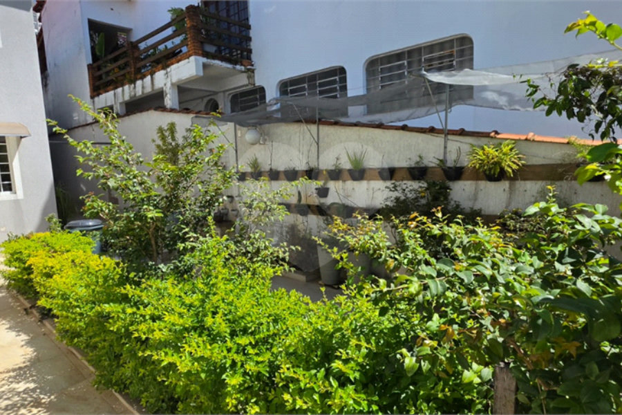Casa Térrea à venda ou para alugar com 8 quartos, sendo 4 suítes, em Vila Pereira Barreto, São Paulo, SP