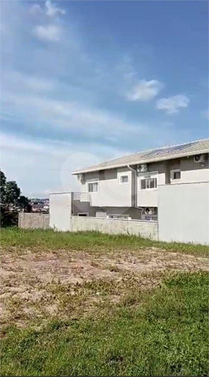 Terreno à venda com 1 suíte no condomínio Bosque dos Cambarás, Valinhos - SP