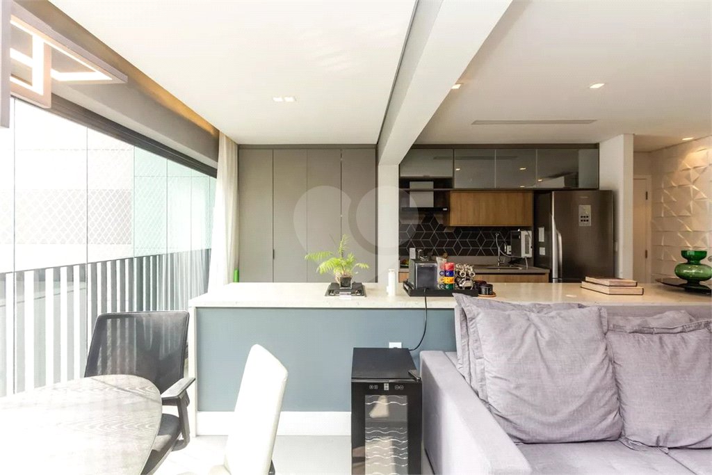 Apartamento à venda com 3 quartos, sendo 1 suíte,  em Vila Olímpia, São Paulo, SP