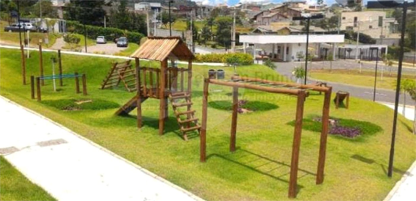 Sobrado à venda com 3 suítes em Chácaras Maringá, Atibaia, SP
