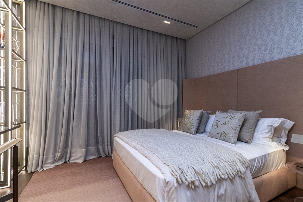 Apartamento à venda com 4 suítes em Jardim Guedala, São Paulo, SP