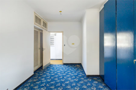 Sobrado à venda com 5 quartos, sendo 4 suítes, em Brooklin, São Paulo, SP