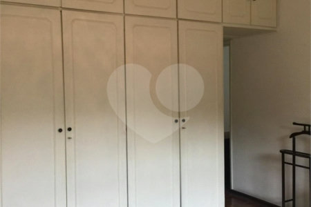Sobrado à venda com 3 quartos, sendo 1 suíte, em Vila Nova Caledônia, São Paulo, SP