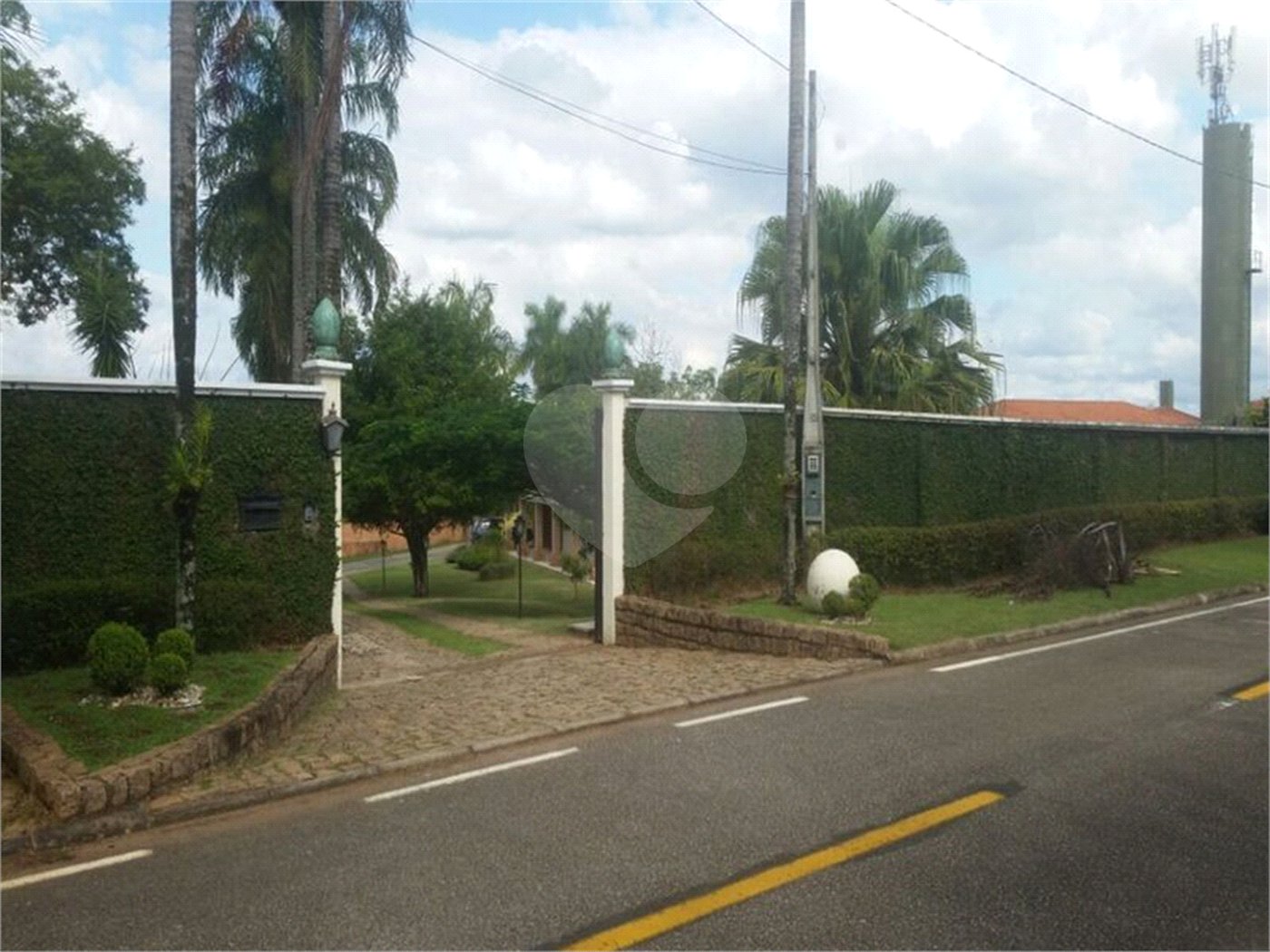 Casa à venda ou para alugar com 3 quartos, sendo 2 suítes, no condomínio Residencial Chacara Santa Maria, Votorantim - SP