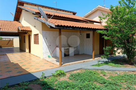 Casa à venda com 3 quartos em Parque São Carlos, Três Lagoas, MS