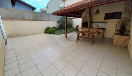 Sobrado à venda com 3 quartos, sendo 1 suíte,  em Lar São Paulo, São Paulo, SP