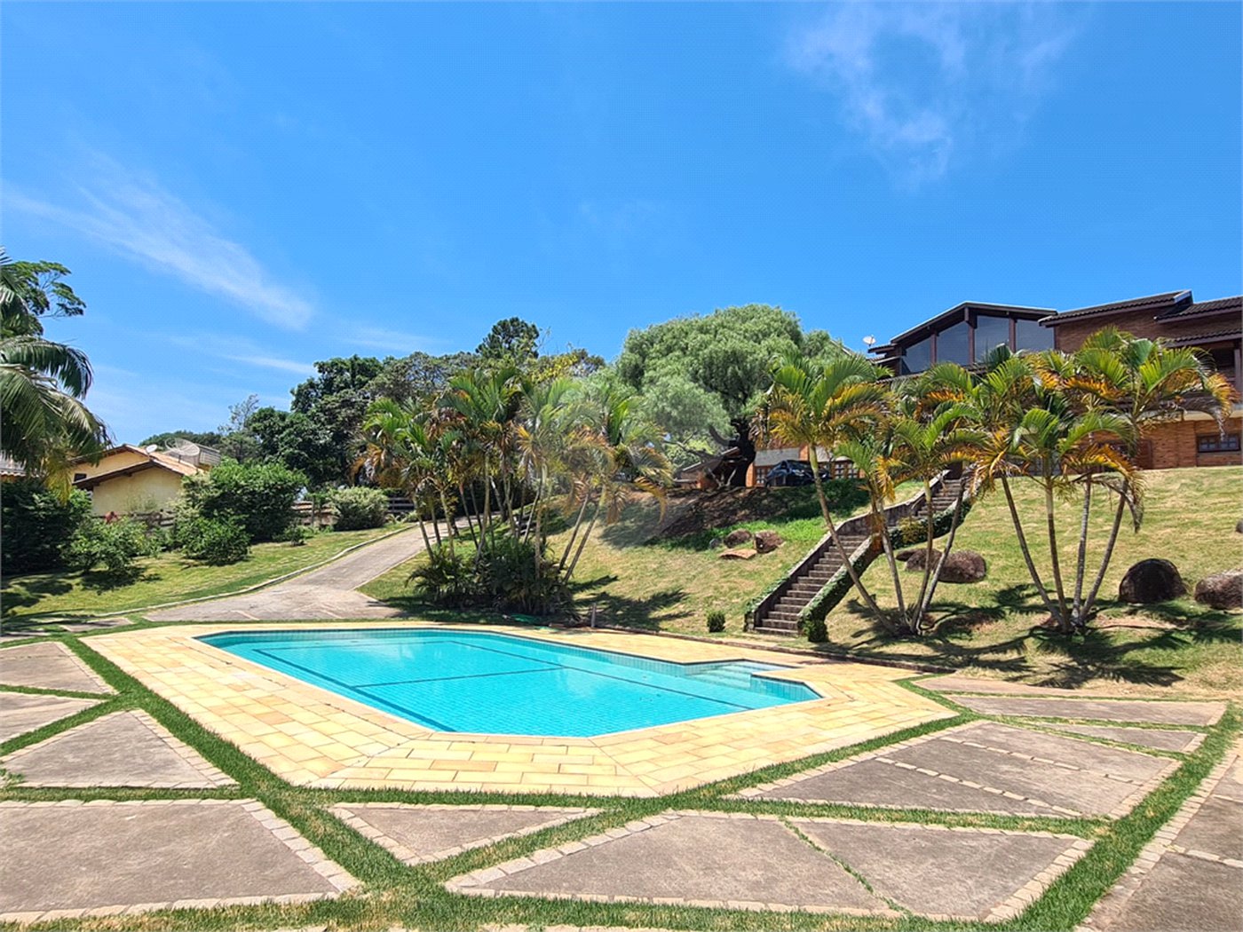 Chácara à venda com 4 quartos, sendo 2 suítes, em Parque Valinhos, Valinhos, SP