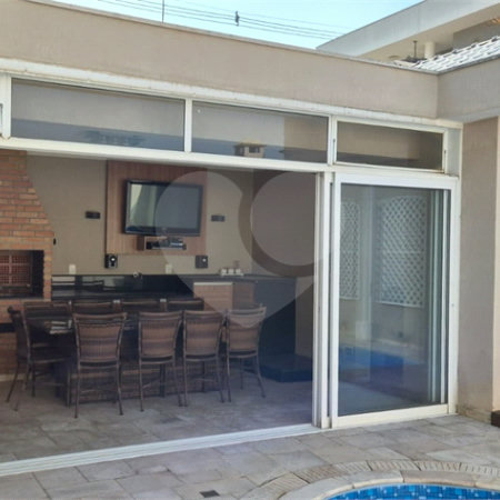 Casa à venda com 5 quartos, sendo 4 suítes, no condomínio Residencial Vilazul, Sorocaba - SP