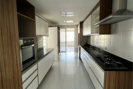 Apartamento à venda com 3 suítes em Vila Andrade, São Paulo, SP