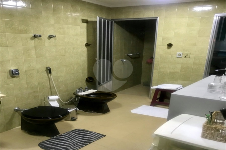 Sobrado à venda com 4 quartos, sendo 1 suíte, em Vila Gustavo, São Paulo, SP