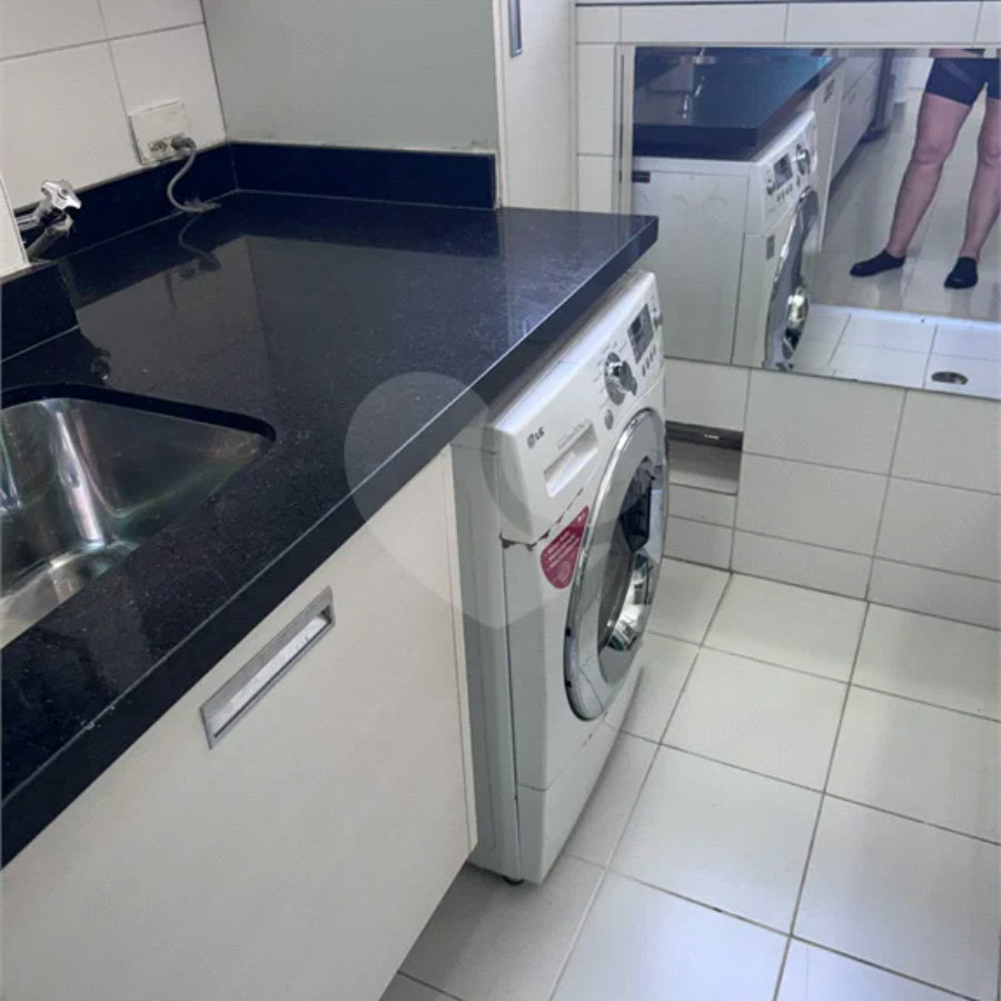 O Seu Apartamento Exclusivo: 74 m² Reformados ao Lado do Ibirapuera!